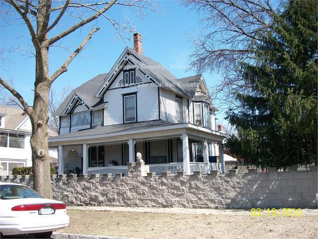 photo of house circa 2010