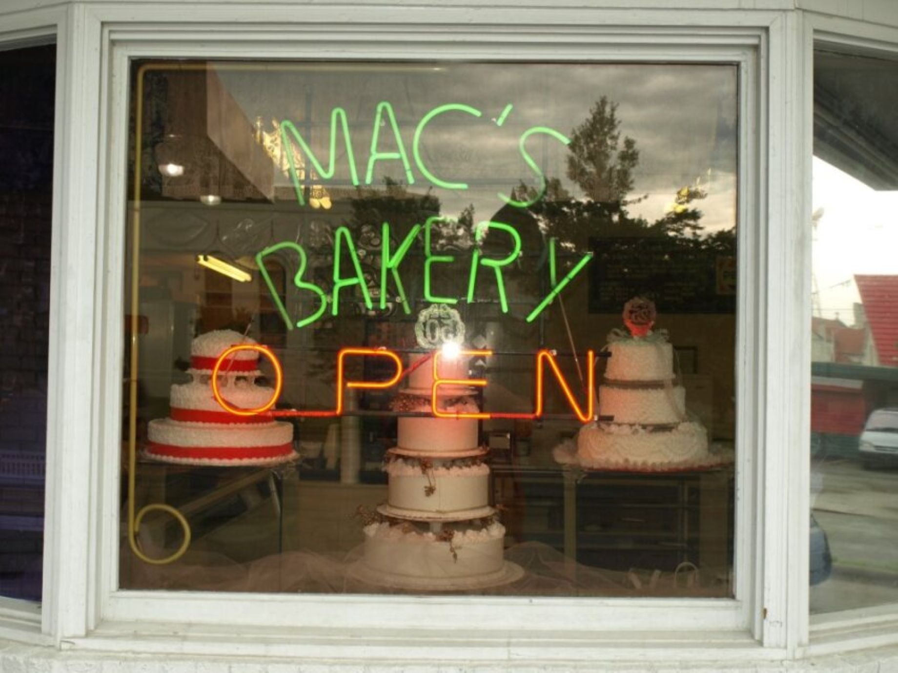 Mac's Bakery neon sign
